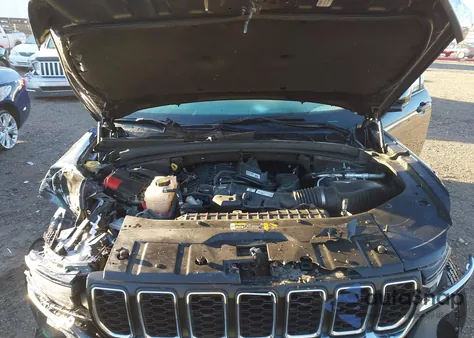 2023 Jeep Grand Cherokee Laredo 4X4 z USA, uszkodzony, nr VIN 1C4RJHAG2PC621845